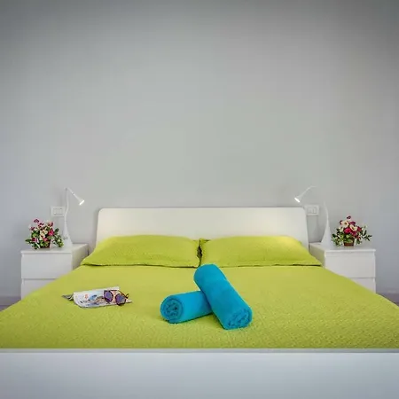 1204 Spectacular View Studio Refurbished New Апартаменты *