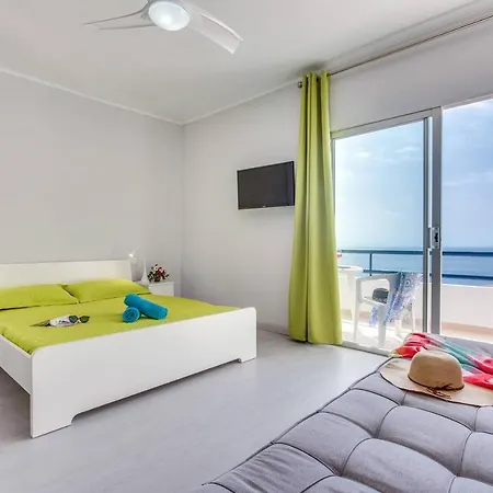 1204 Spectacular View Studio Refurbished New דירה *